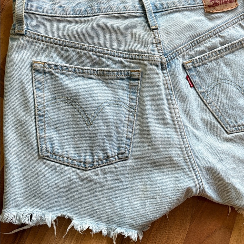 Levi's 501 Woman’s Size W29 Light Blue Distressed Jean Shorts - Picture 10 of 15